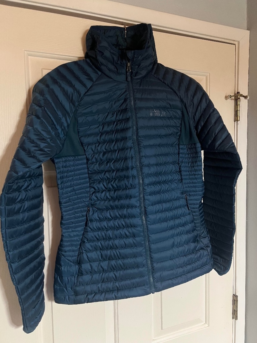 Women's Premium Eddie Bauer Microtherm 2.0 Hooded Down Jacket (Small)